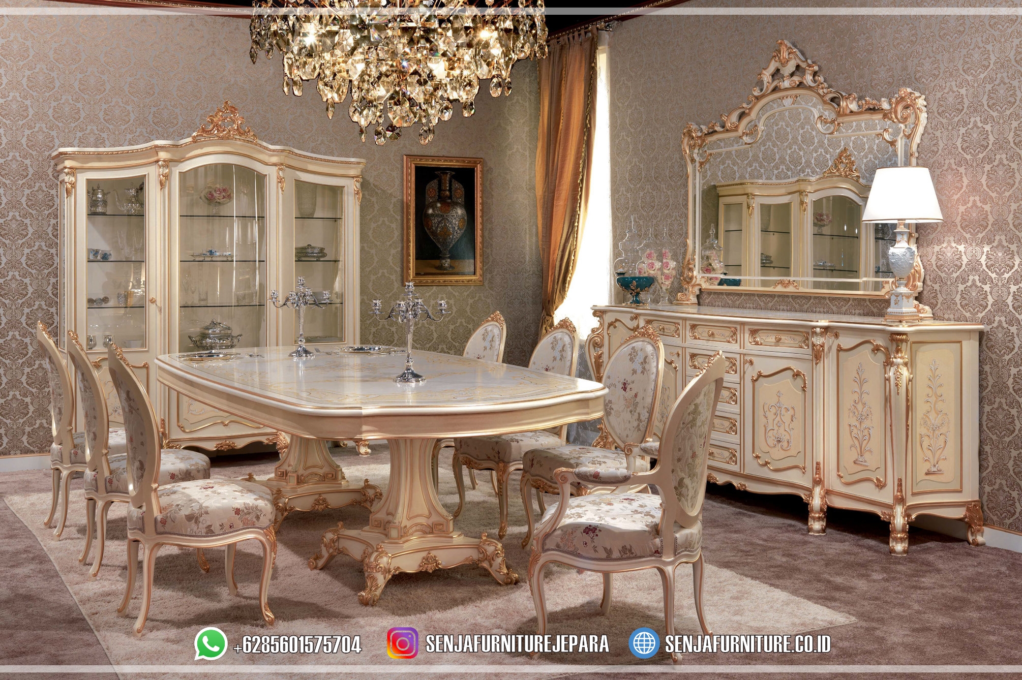 Ruang Meja Makan Mewah Jakarta Interior Design Classic Meja Makan Mewah, Meja Makan Klasik, Meja Makan Kayu Jati, Meja Makan Minimalis, Ruang Makan Mewah, Meja Makan Mewah 4 Kursi, Meja Makan Mewah 6 Kursi, Meja Makan Mewah 8 Kursi, Meja Makan Mewah 10 Kursi, Meja Makan Mewah 12 Kursi, Meja Makan Klasik Eropa, Kursi Makan Mewah, Meja Makan Jepara