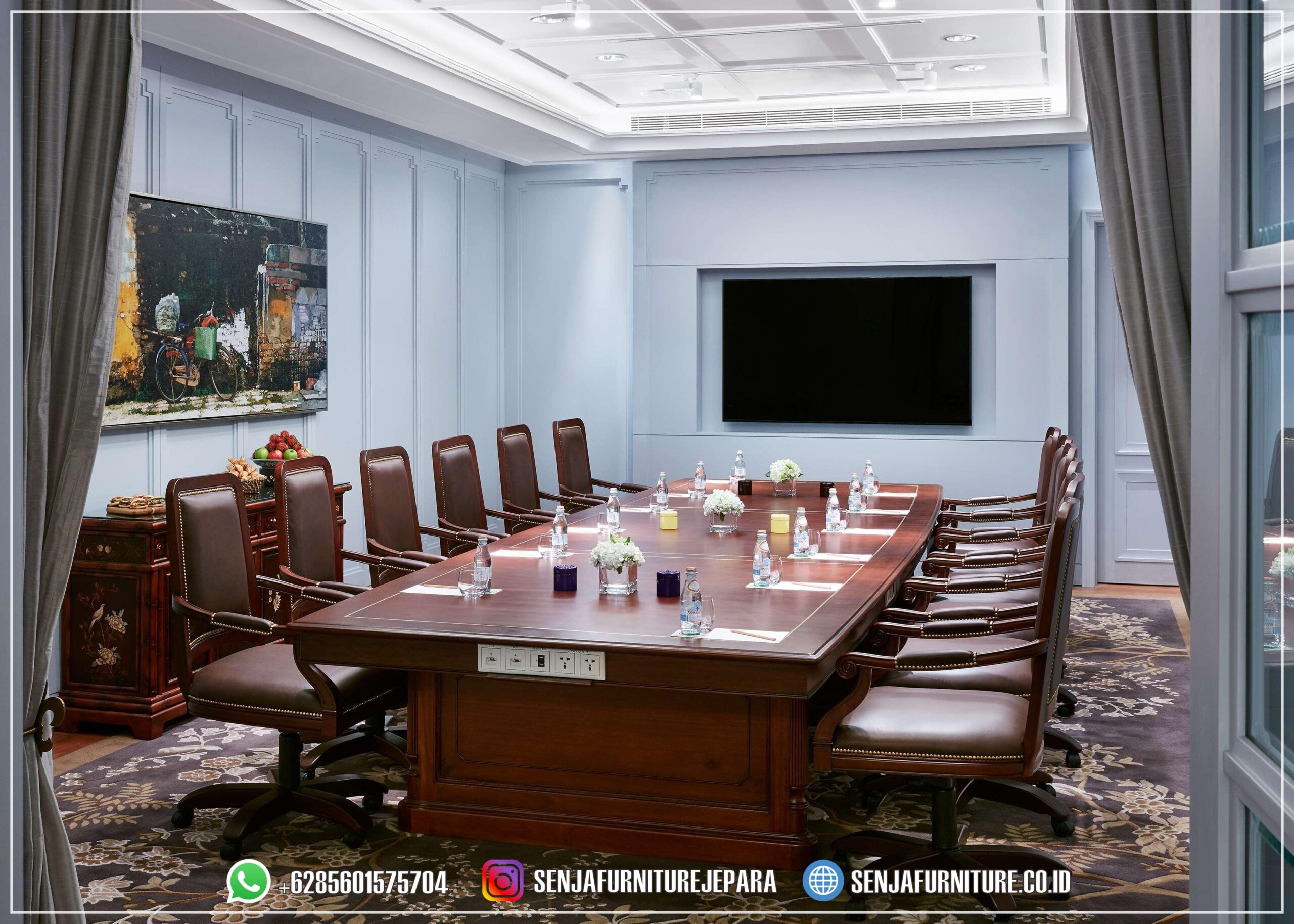 Ruang VIP Meja Rapat Kantor Jati Solid Finishing Natural Kayu Meja Rapat Kantor, Meja Meeting Kantor, Meja Rapat Pimpinan, Meja Rapat Kayu Jati, Meja Meeting Klasik, Meja Rapat Klasik, Meja Rapat Mewah, Meja Meeting Kayu Jati, Meja Rapat Bundar, Meja Rapat Minimalis, Meja Rapat HPL, Meja Rapat Ukir Jepara, Meja Rapat Oval, Interior Ruang Rapat