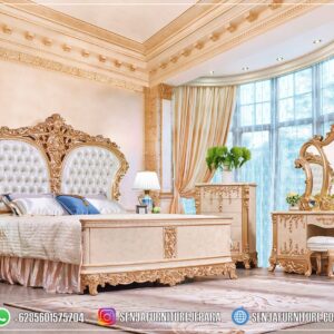 Interior Kamar Tempat Tidur Mewah Full Gold Valerie